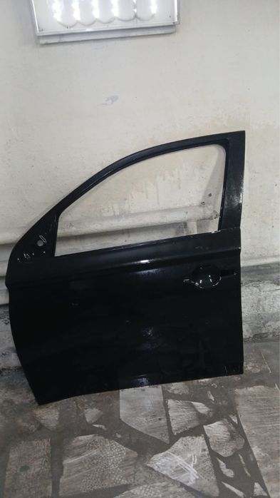 Передная левая дверь Mitsubishi outlander
