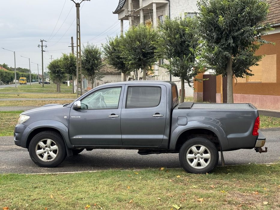 Dezmembrez dezmembrari toyota hilux 2010