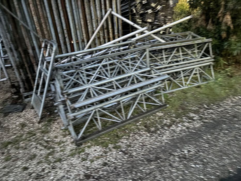 Електрическо строително скеле