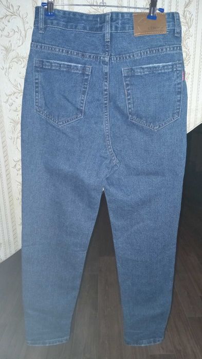 Продам новые джинсы