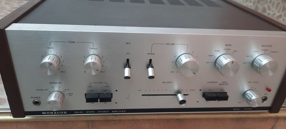 Усилвател  MONACOR SA800