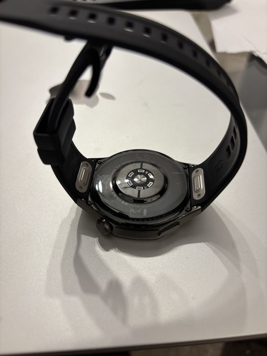 Smartwatch Huawei GT5 Pro impecabil