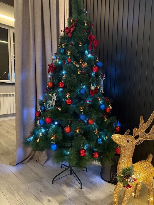 Продаю ёлку срочно