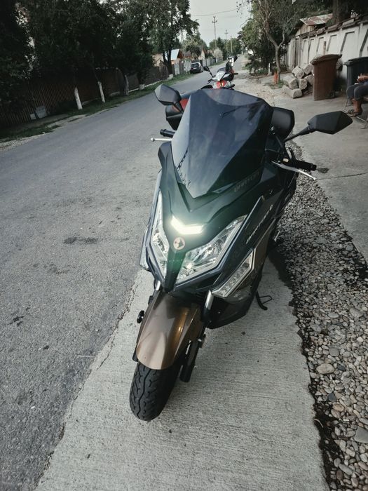 Maxiscuter Barton Bmax125