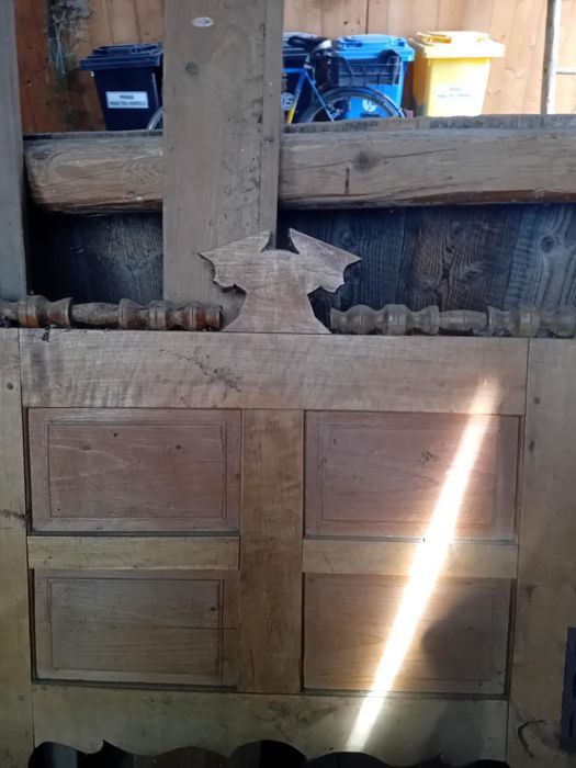 Vand pat vechi de lemn masiv