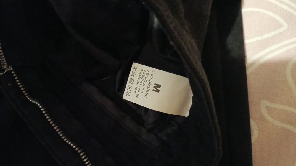 Продам джинсы две пары