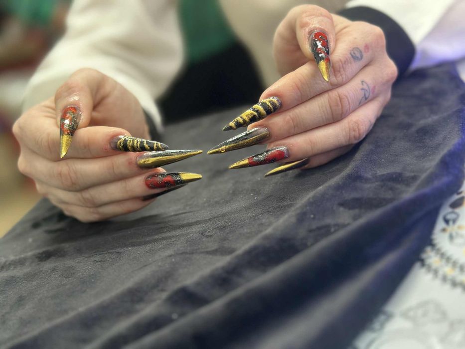 Unghii cu gel sectorul 2 la tine sau la mine