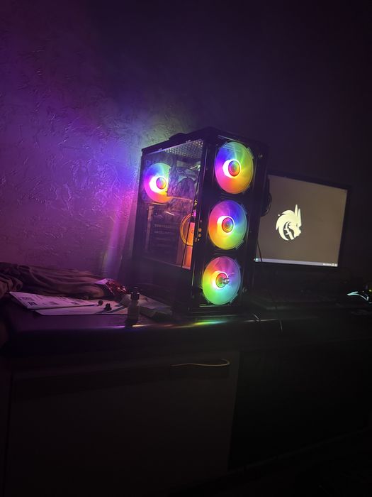 Продам корпус с 4 кулерами