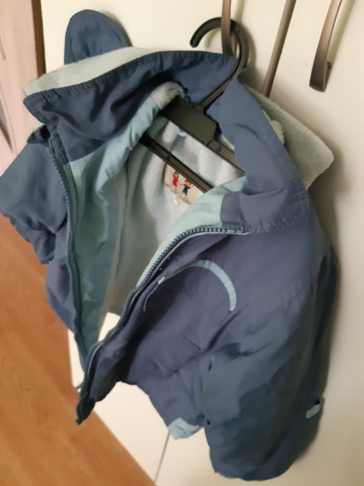 Курточка 1 000 тенге.