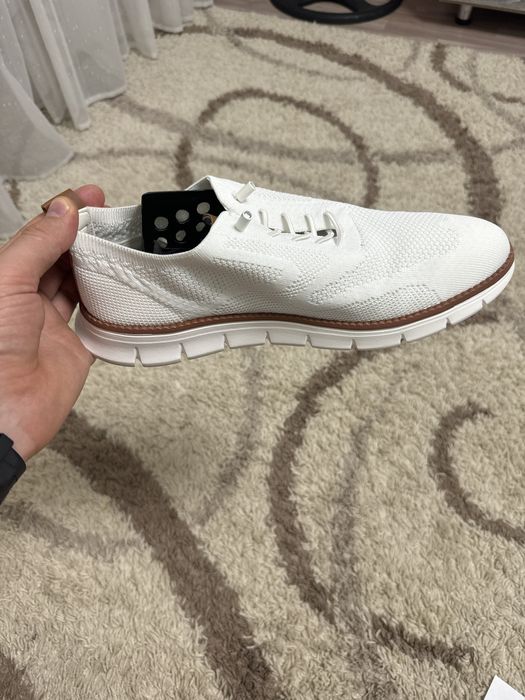 Продам кроссовки