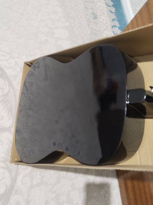 ПрПродам Гитару Levinson