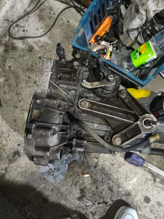 Продам коробку на  рено дастер