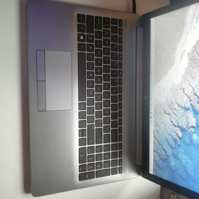Laptop HP 255 G7
