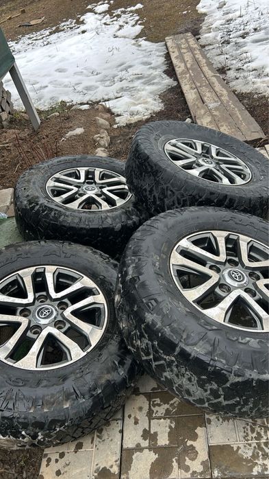 Продается титанка с покрышкой 285/70/17