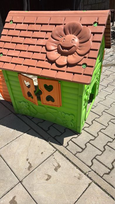 Продавам детска къща за игра