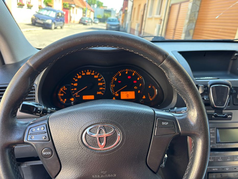 Vand Toyota Avensis T25 1.8 benzina/ 2008