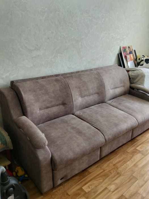 Продам мягкую мебель б/у диван .