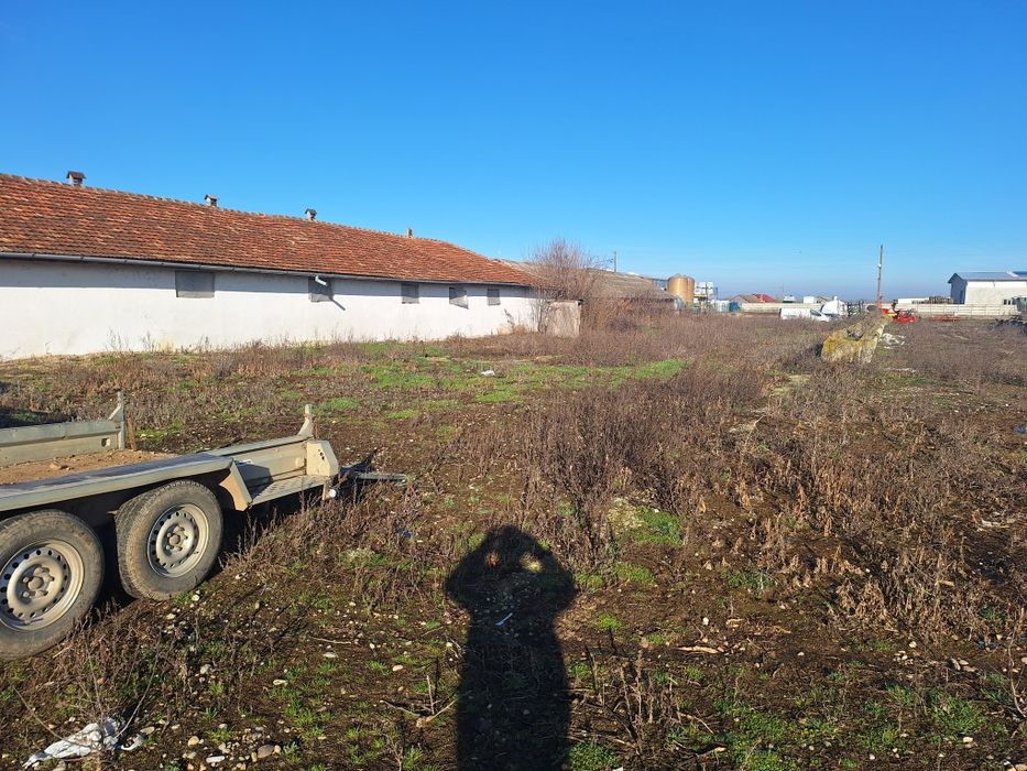 Vand teren intravilan la intrare in Tarian