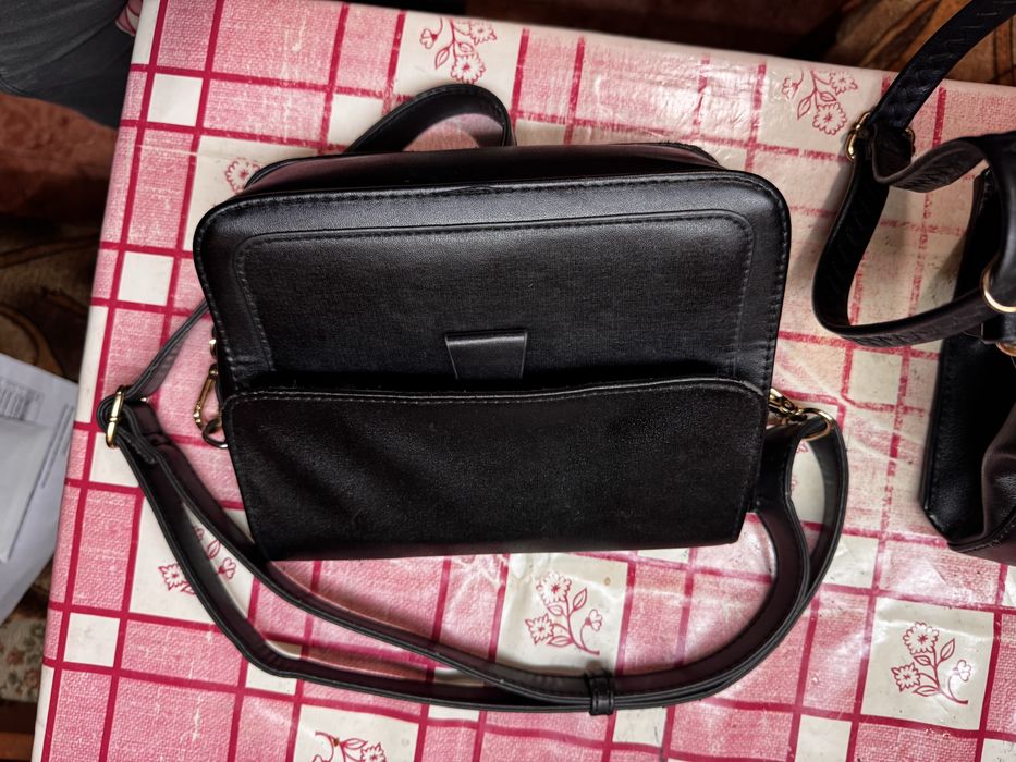 Дамски чанти и раници