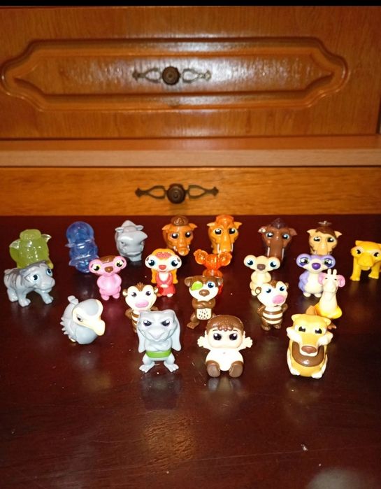 Lot de figurine pentru copii