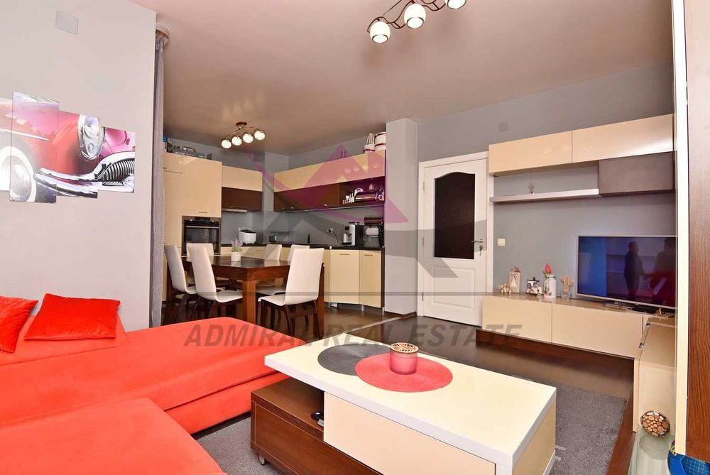 Продава се Двустаен апартамент в Варна, Цветен квартал - 88 кв.м за 2273 €/кв.м - Снимка #2