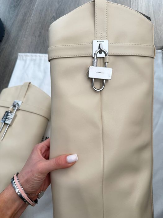 Уникални ботуши Givenchy Shark