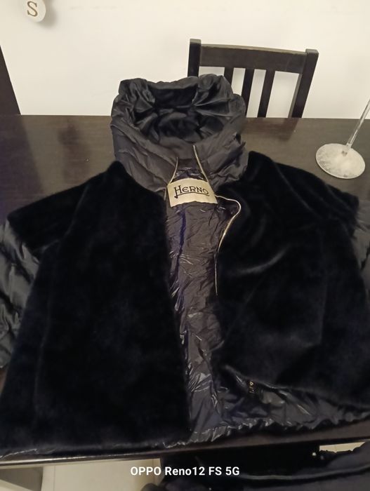 Vând geaca Herno, genți piele Caresa