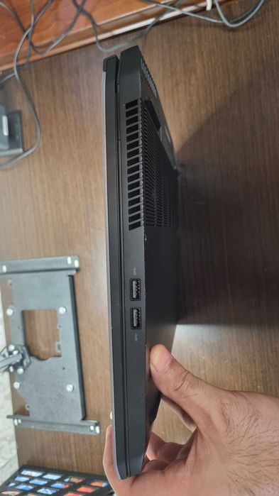 ноутбук игровой Dell Alienware 17