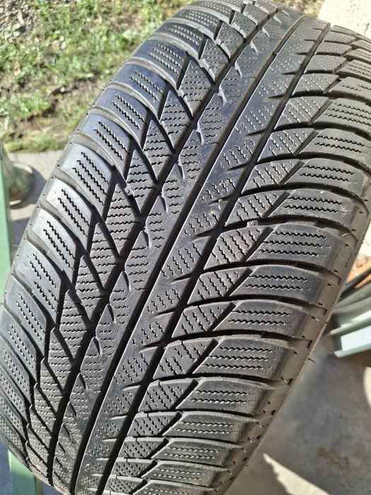 2  Anvelope de iarnă  225 55 r17 Bridgestone