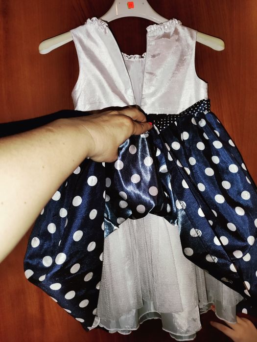 Рокли официални за момиче 30 лв за бр