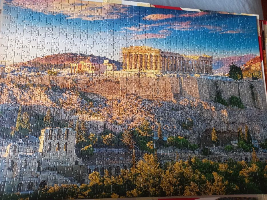 Продавам колекция наредени пъзели от 1000 части. 12 броя