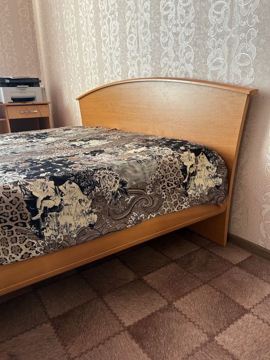 Продам спальный гарнитур