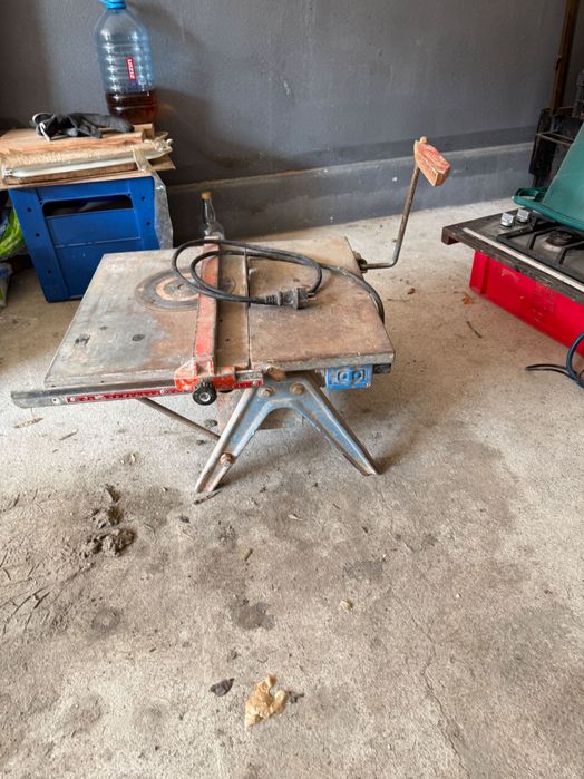 Vând circular pentru debitat pavaj, cărămidă, samot