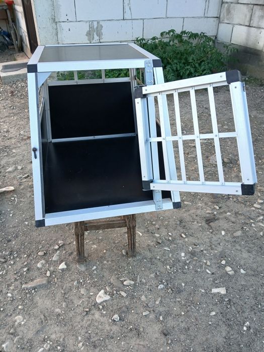 Vând cușcă de căței talie mică!