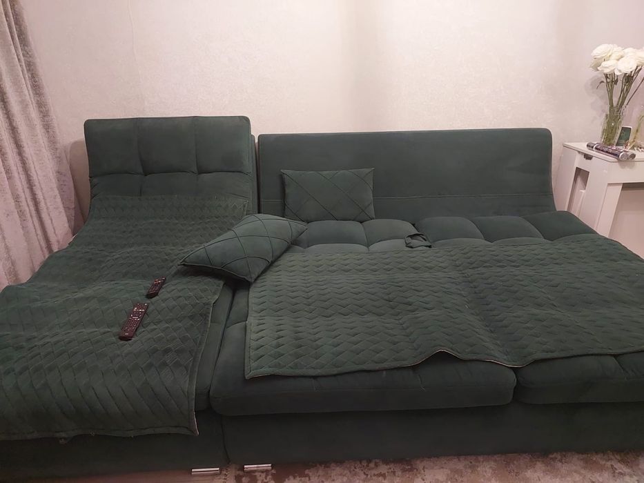 Продается диван с пуфиком