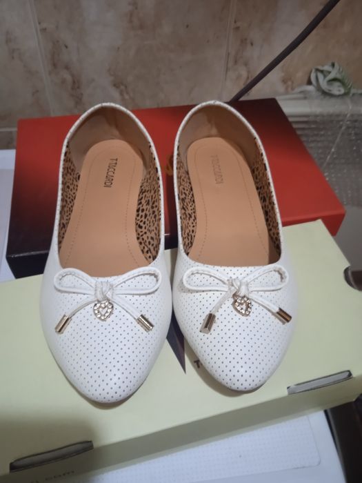 Продам женскую обувь