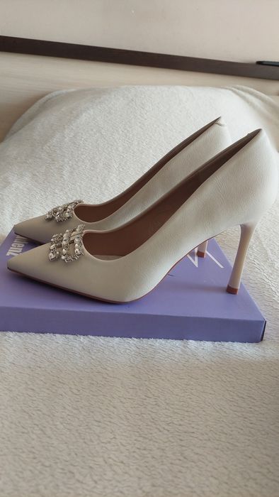 Обувки екрю размер 38