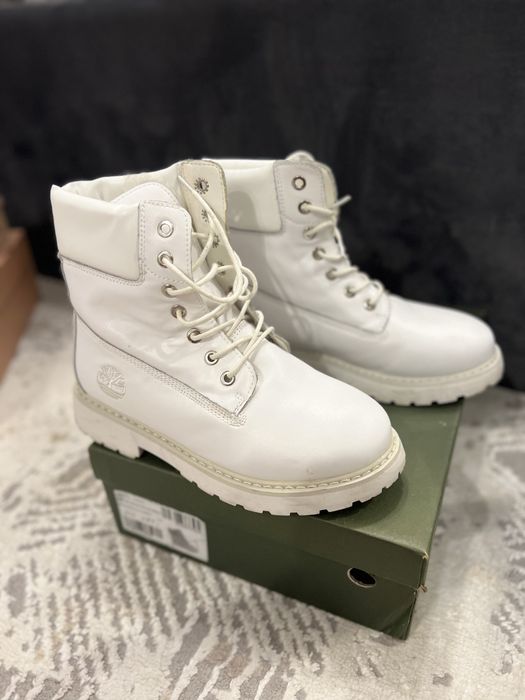 Продам зимние ботинки