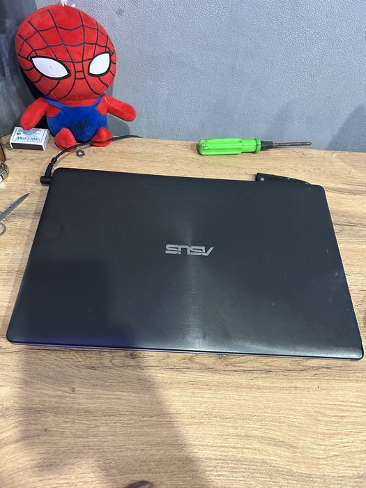Ноутбук asus.