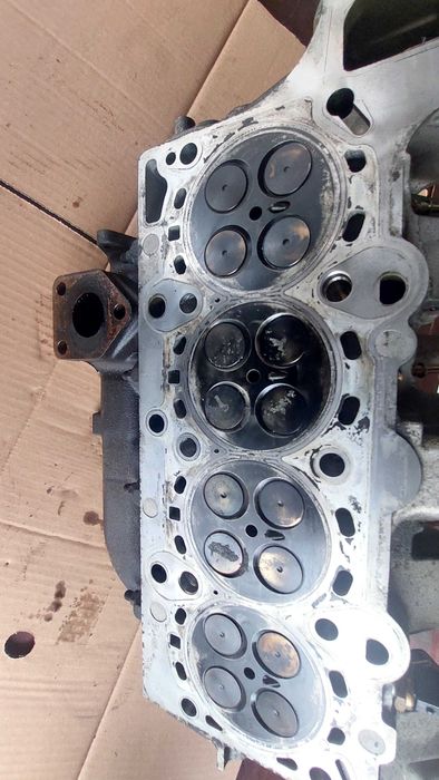 Chiulasă BMW 2.0 diesel 163cp M47! Galerie evacuare, axe came!