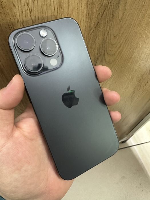 Продам айфон 15 про 256 гб