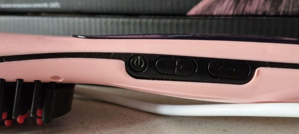 Perie electrica de îndreptat parul