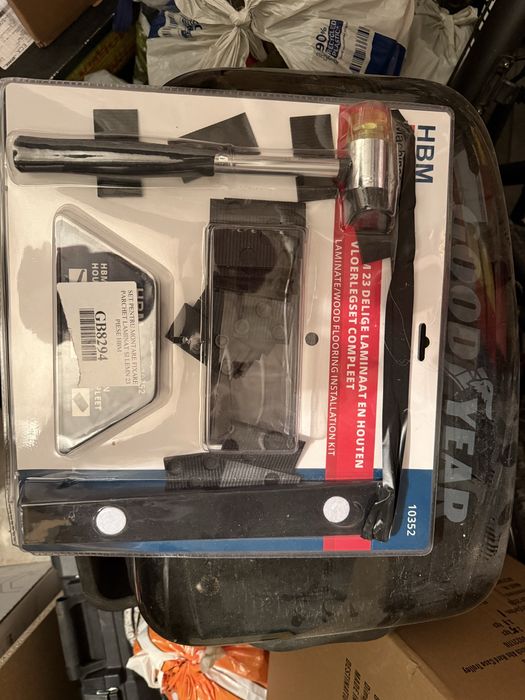 Пълен набор/комплкт за монтаж на ламиниран паркет