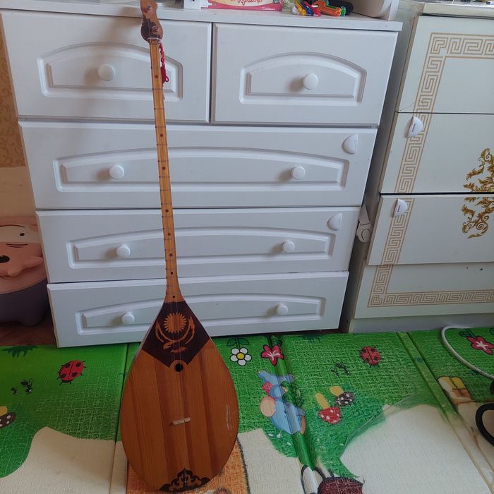 Инструмент домбра