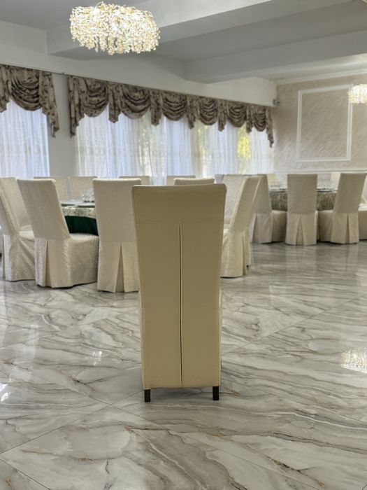 Scaune elegante pentru evenimente - stare foarte buna