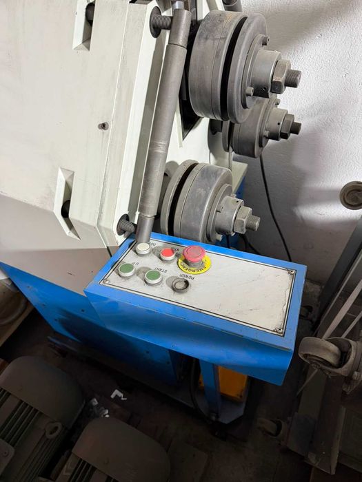 Профилобиг/профилна машина