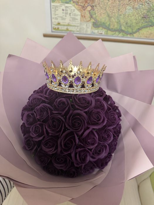 Buchet mov de trandafiri