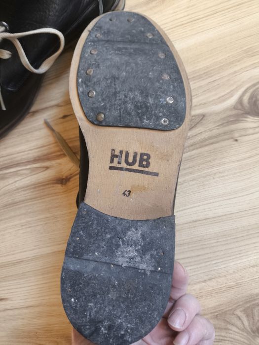 Два чифта обувки