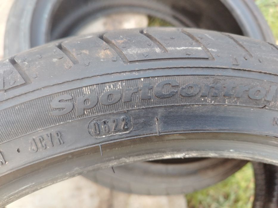 Гуми два броя 225/40/18