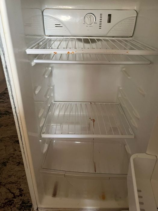 Холодильник Состояние нормальное